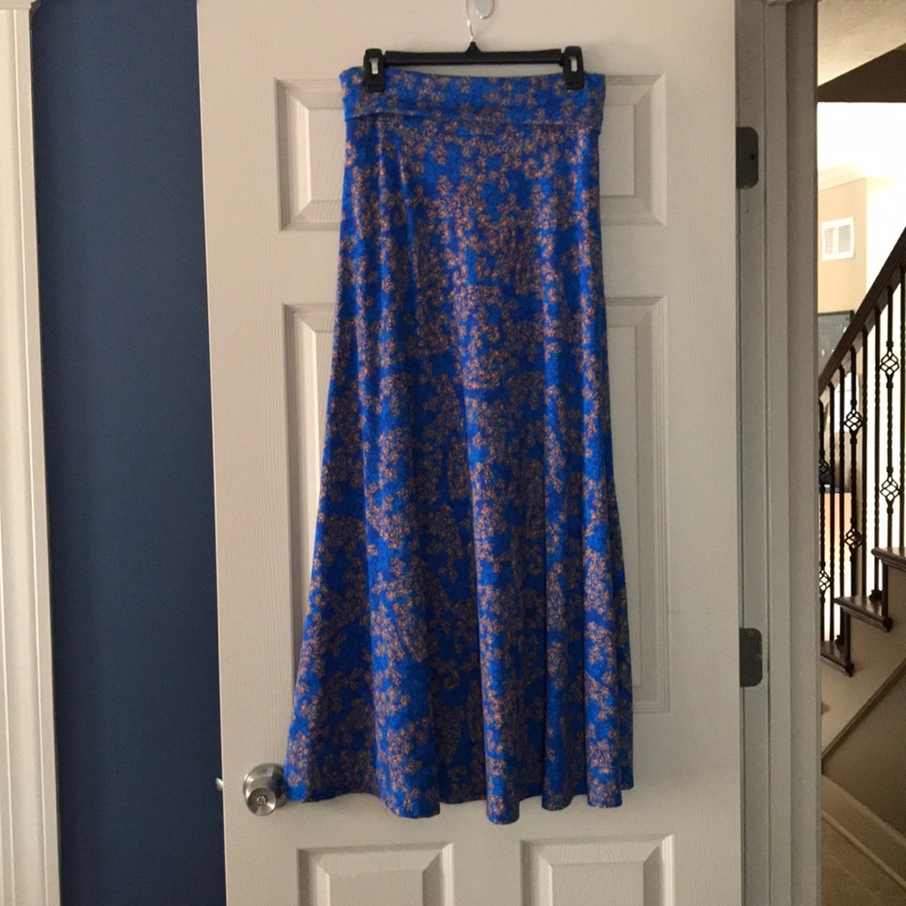 Lularor Maxi Skirt Size Small- perfect condition